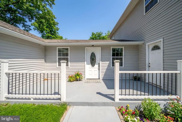 671 PINE RIDGE DR, Front Royal, VA 22630