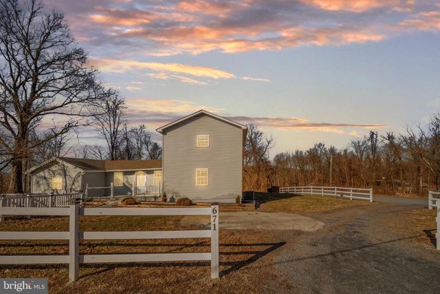 671 PINE RIDGE DR, Front Royal, VA 22630