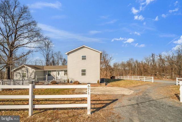 671 PINE RIDGE DR, Front Royal, VA 22630