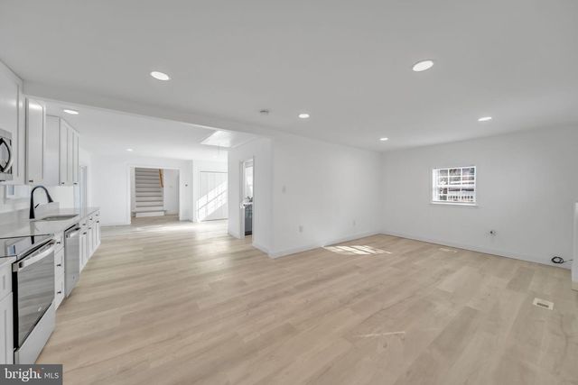 671 PINE RIDGE DR, Front Royal, VA 22630