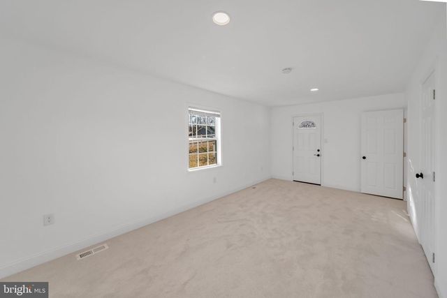 671 PINE RIDGE DR, Front Royal, VA 22630