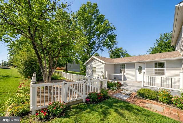 671 PINE RIDGE DR, Front Royal, VA 22630