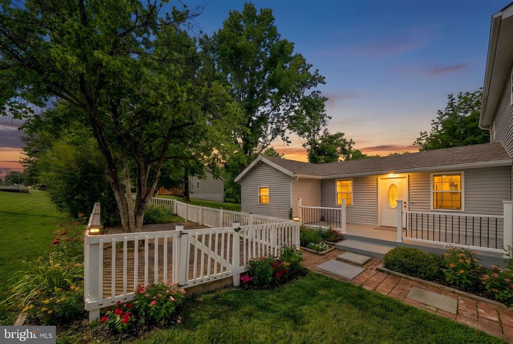 671 PINE RIDGE DR, Front Royal, VA 22630