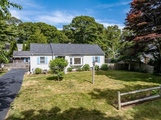 68 Fifth Ave, Barnstable, MA 02672