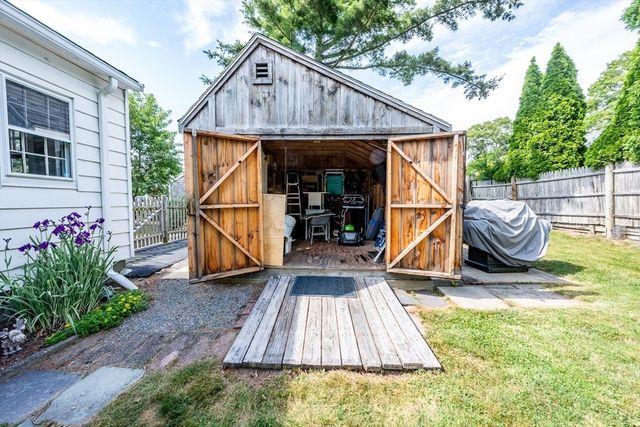 68 Fifth Ave, Barnstable, MA 02672