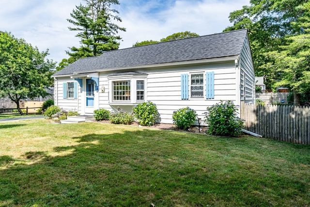 68 Fifth Ave, Barnstable, MA 02672