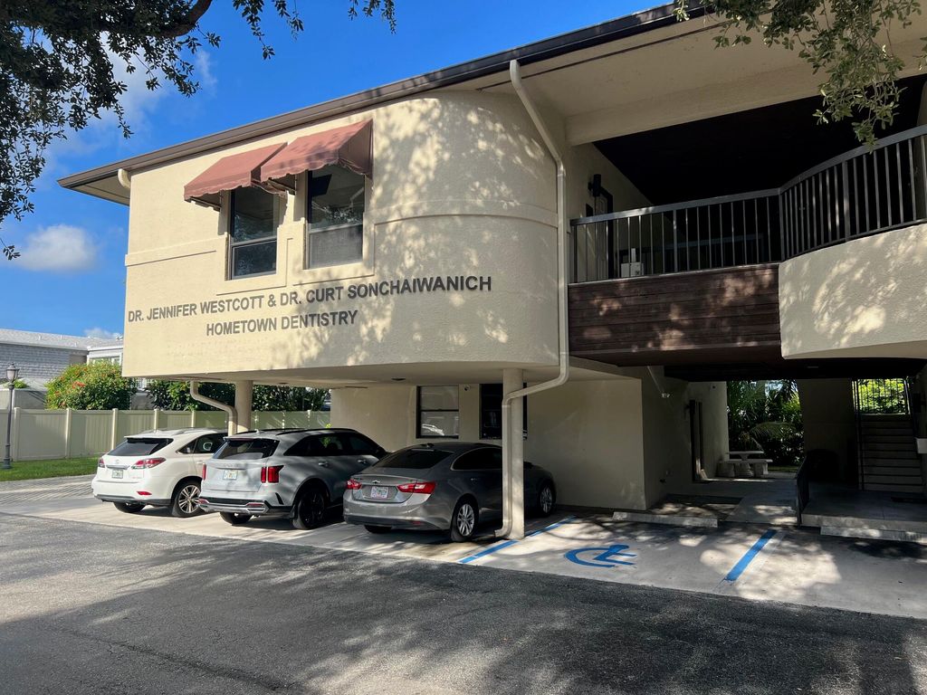 Image 1 of property listing at 10625 N Military Trail 101, Palm Beach Gardens, FL 33410