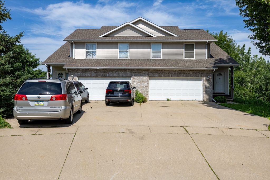 2020 Stratford Court, Coralville, IA 52241