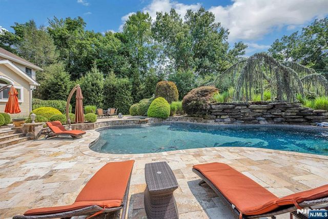 840 Blanch Avenue, Norwood, NJ 07648