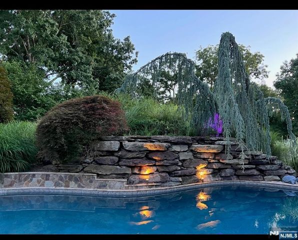 840 Blanch Avenue, Norwood, NJ 07648