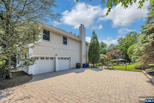 840 Blanch Avenue, Norwood, NJ 07648