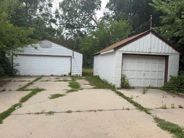 7127 N 43rd STREET, Milwaukee, WI 53209