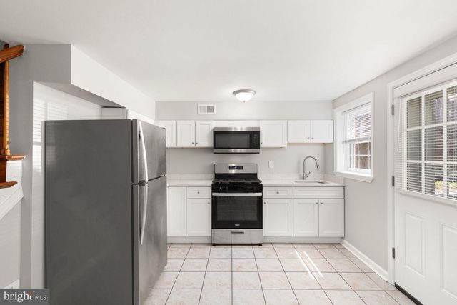 8061 GRAY HAVEN RD, Baltimore, MD 21222
