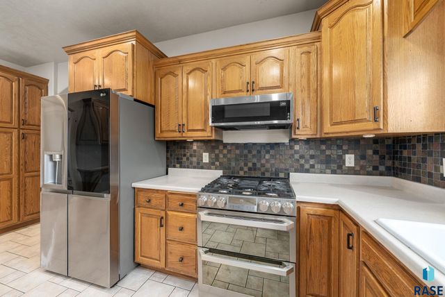 27115 480th Ave Avenue, Harrisburg, SD 57032