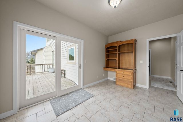 27115 480th Ave Avenue, Harrisburg, SD 57032