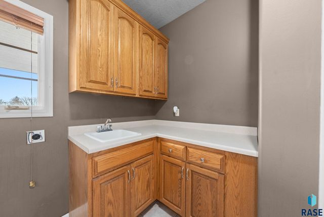 27115 480th Ave Avenue, Harrisburg, SD 57032