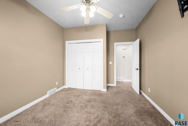 27115 480th Ave Avenue, Harrisburg, SD 57032