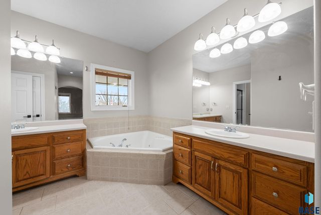 27115 480th Ave Avenue, Harrisburg, SD 57032