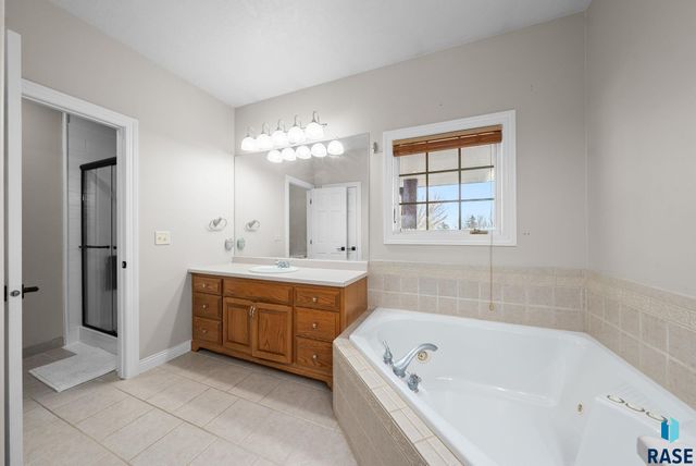 27115 480th Ave Avenue, Harrisburg, SD 57032