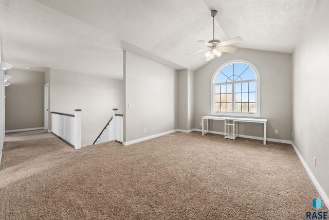 27115 480th Ave Avenue, Harrisburg, SD 57032