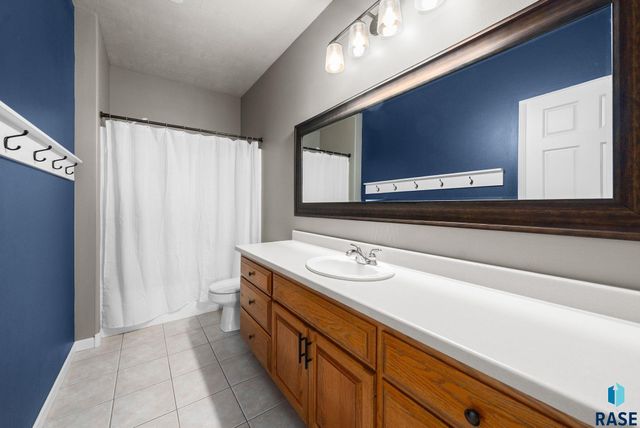 27115 480th Ave Avenue, Harrisburg, SD 57032