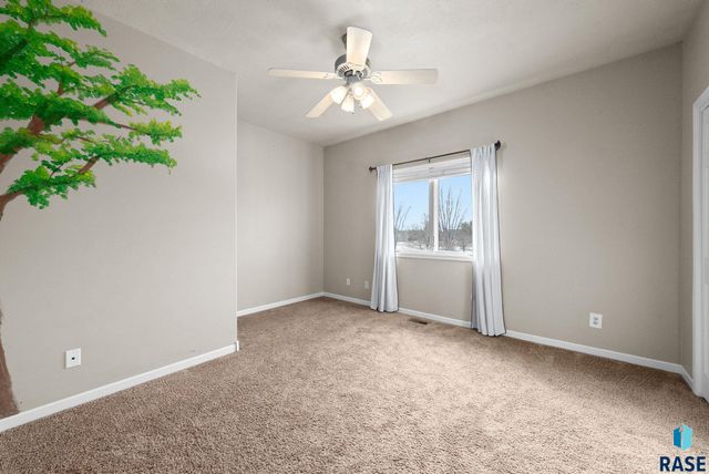 27115 480th Ave Avenue, Harrisburg, SD 57032