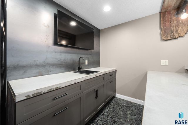 27115 480th Ave Avenue, Harrisburg, SD 57032