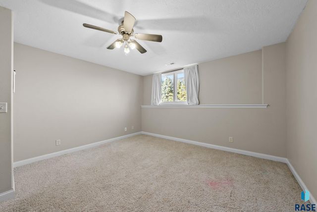 27115 480th Ave Avenue, Harrisburg, SD 57032