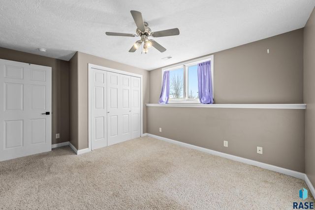 27115 480th Ave Avenue, Harrisburg, SD 57032