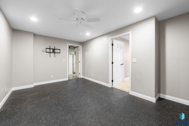 27115 480th Ave Avenue, Harrisburg, SD 57032