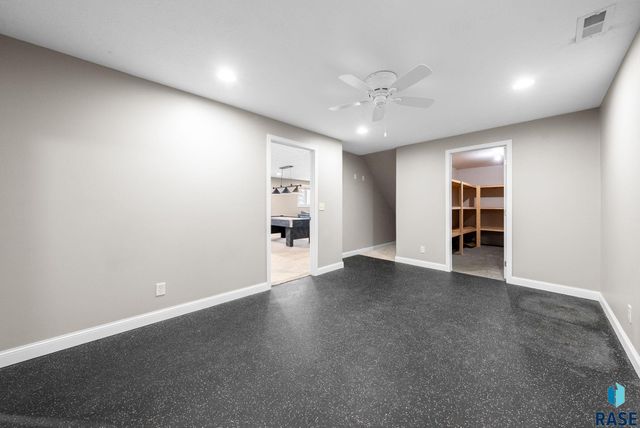 27115 480th Ave Avenue, Harrisburg, SD 57032