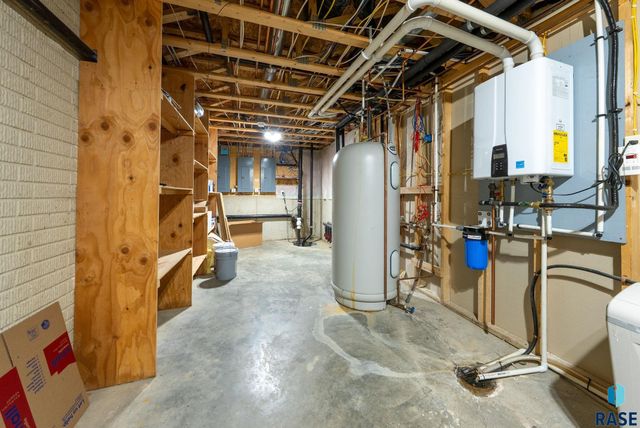 27115 480th Ave Avenue, Harrisburg, SD 57032