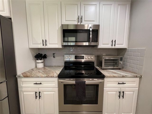 6081 SW 63RD STREET, Ocala, FL 34474