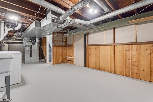 2 32Nd St, Fair Lawn Boro, NJ 07410