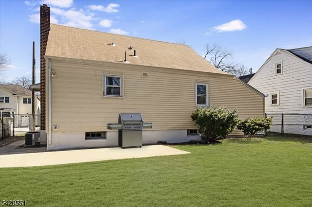 2 32Nd St, Fair Lawn Boro, NJ 07410