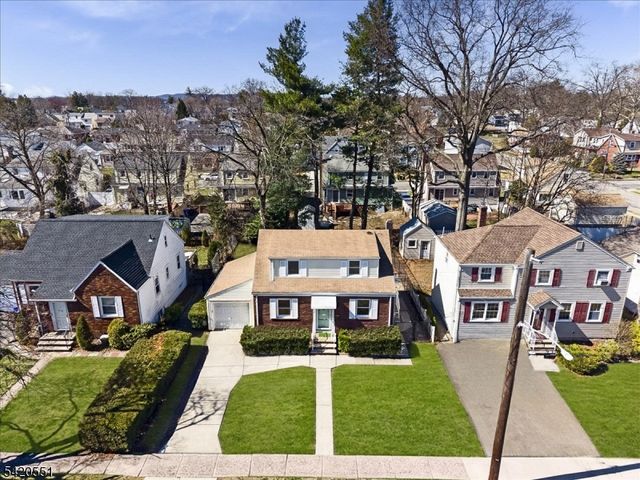 2 32Nd St, Fair Lawn Boro, NJ 07410