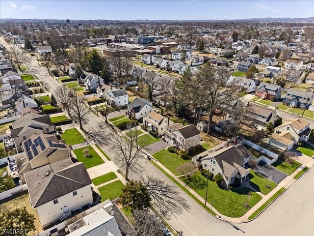 2 32Nd St, Fair Lawn Boro, NJ 07410