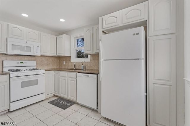 2 32Nd St, Fair Lawn Boro, NJ 07410