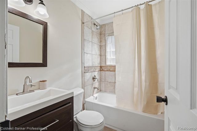 31473 Hazelwood Street, Westland, MI 48186