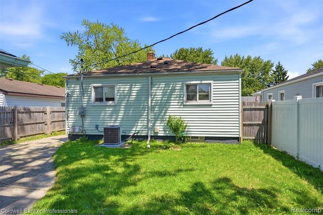 31473 Hazelwood Street, Westland, MI 48186