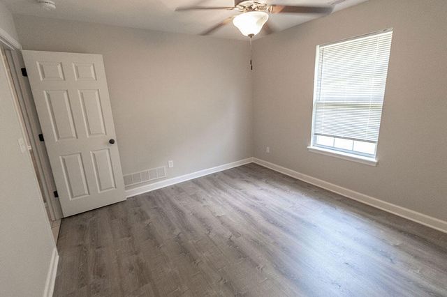 4705 DEHAVEN DR, Columbia, MO 65202