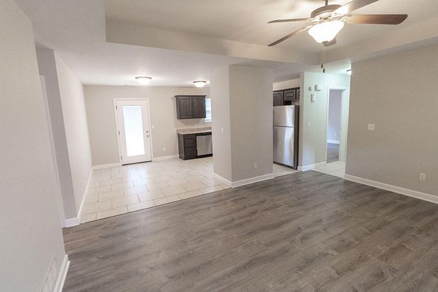 4705 DEHAVEN DR, Columbia, MO 65202