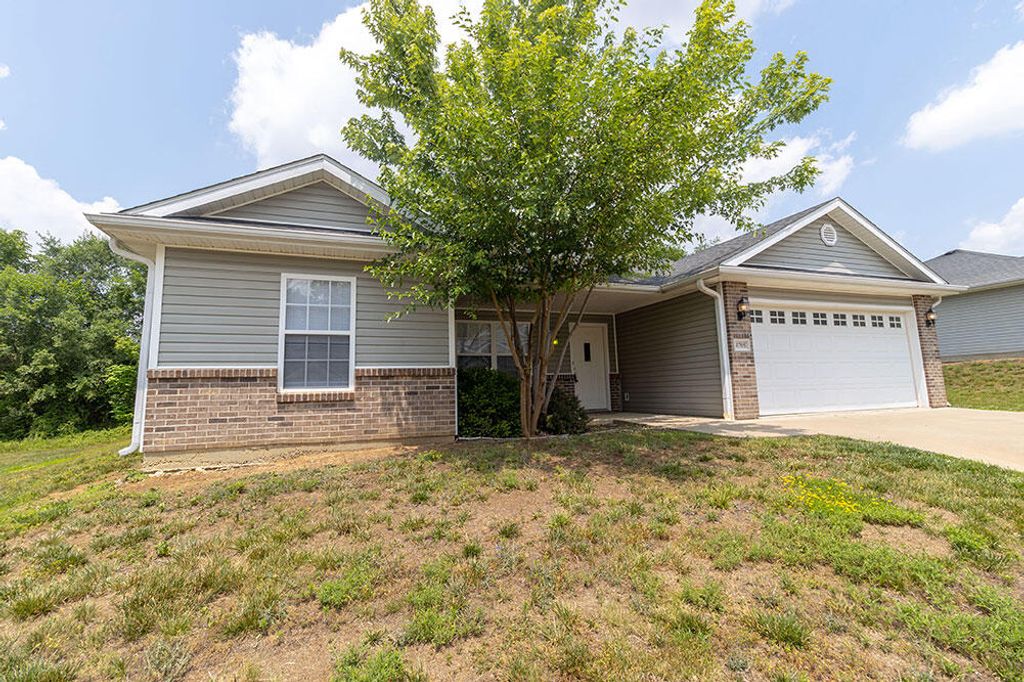 4705 DEHAVEN DR, Columbia, MO 65202