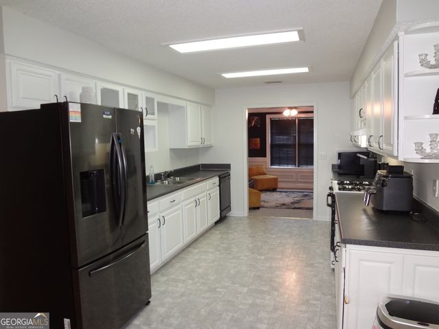 2958 Mary Alice Trail, Loganville, GA 30052