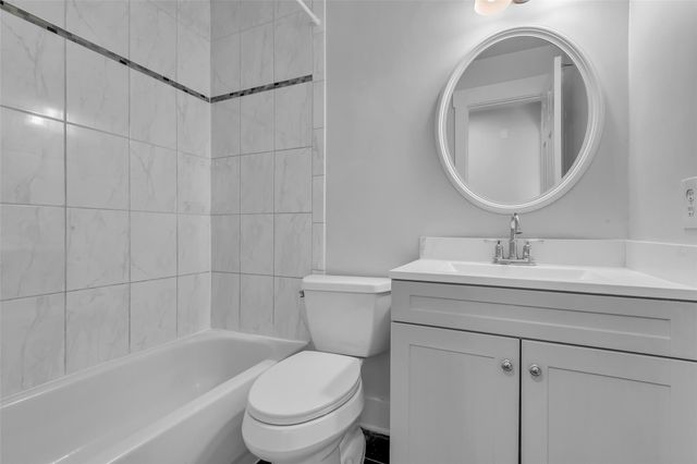 8514 Grand Knolls Drive, Houston, TX 77083