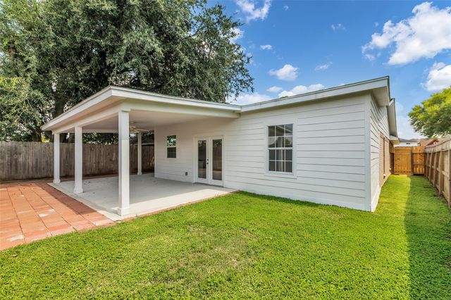 8514 Grand Knolls Drive, Houston, TX 77083