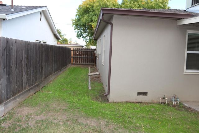 1535 Sunrise Ave, Modesto, CA 95350