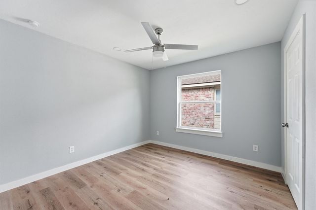 25414 Barmby Drive, Tomball, TX 77375