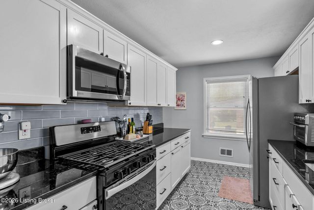 5910 Gloria Ln, Louisville, KY 40213