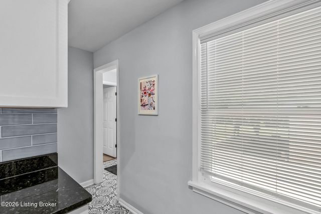 5910 Gloria Ln, Louisville, KY 40213